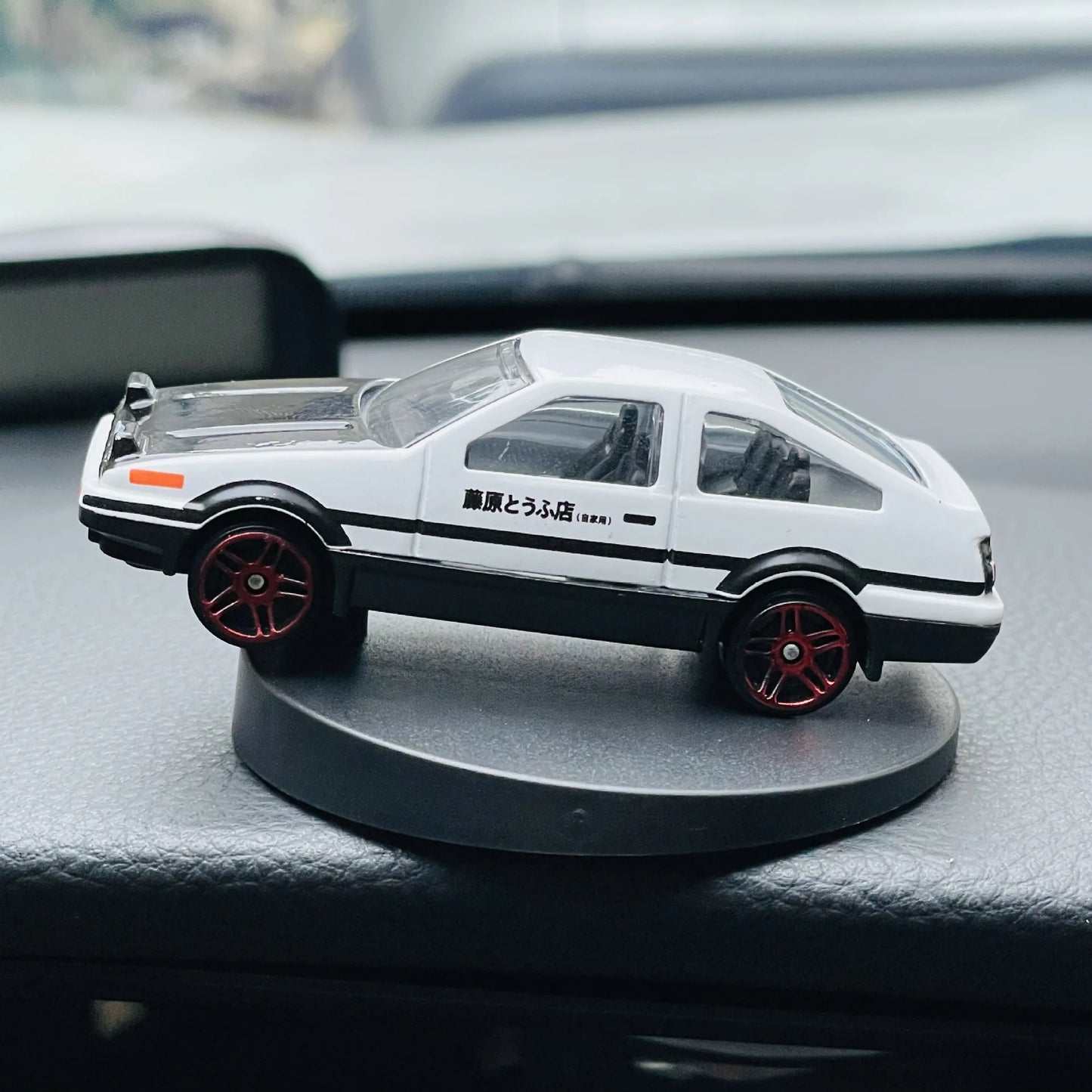 Car ornaments interior decoration drift tail swing rotating for dashboard
