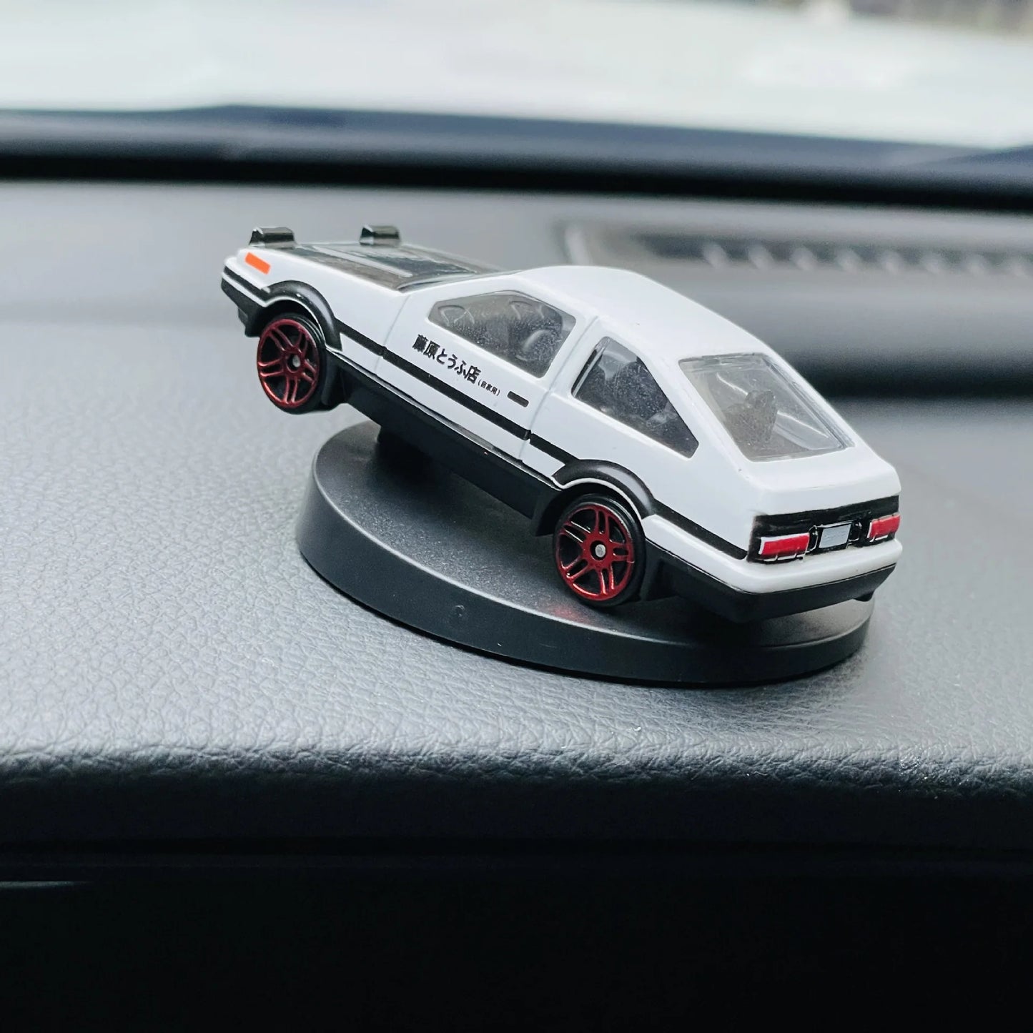 Car ornaments interior decoration drift tail swing rotating for dashboard